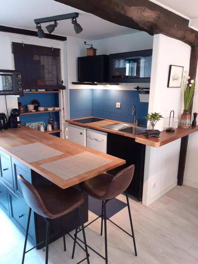 Appartement Haute Ville Meuble Avec Cour Privative Granville Ngoại thất bức ảnh