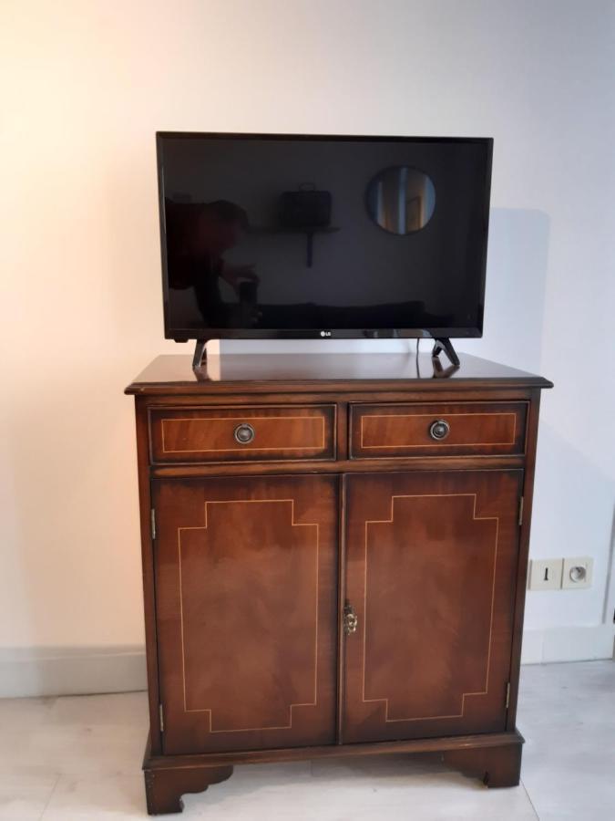 Appartement Haute Ville Meuble Avec Cour Privative Granville Ngoại thất bức ảnh