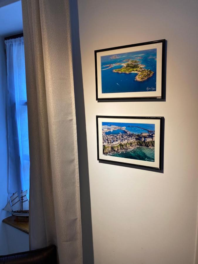 Appartement Haute Ville Meuble Avec Cour Privative Granville Ngoại thất bức ảnh